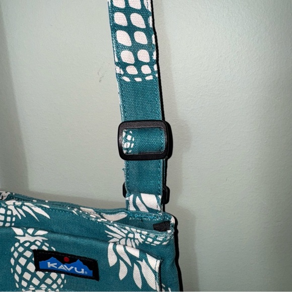 Kavu Teal Green Pineapple Print Canvas Cross Body Bag Great Condition Summer - Picture 5 of 7